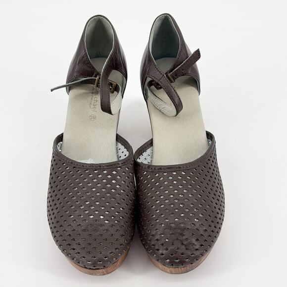 Eric Michael Womens Brown Platform Clogs Ankle Strap Laser Cut Leather Size 39 - Picture 2 of 15